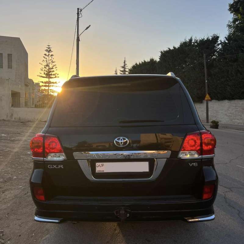 طريق المطار