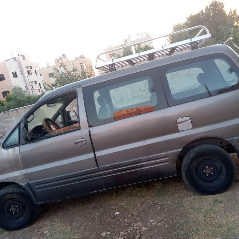 باص هونداي h1 2000 للبيع قابل تفاوض 