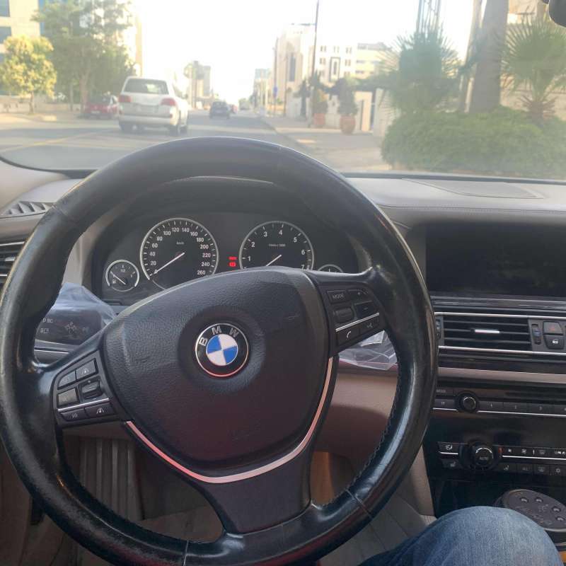 BMW 740 موديل 2009