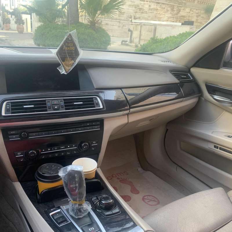 BMW 740 موديل 2009
