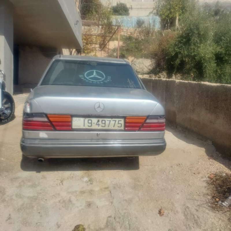 مارسيدس بطه  موديل ٨٧ فحص ماتور ٢٠انجكشن قير توماتيك فتحه٣حركات مرخصه كوشوك نضيف  غرفه نضيفه دهان جديد 