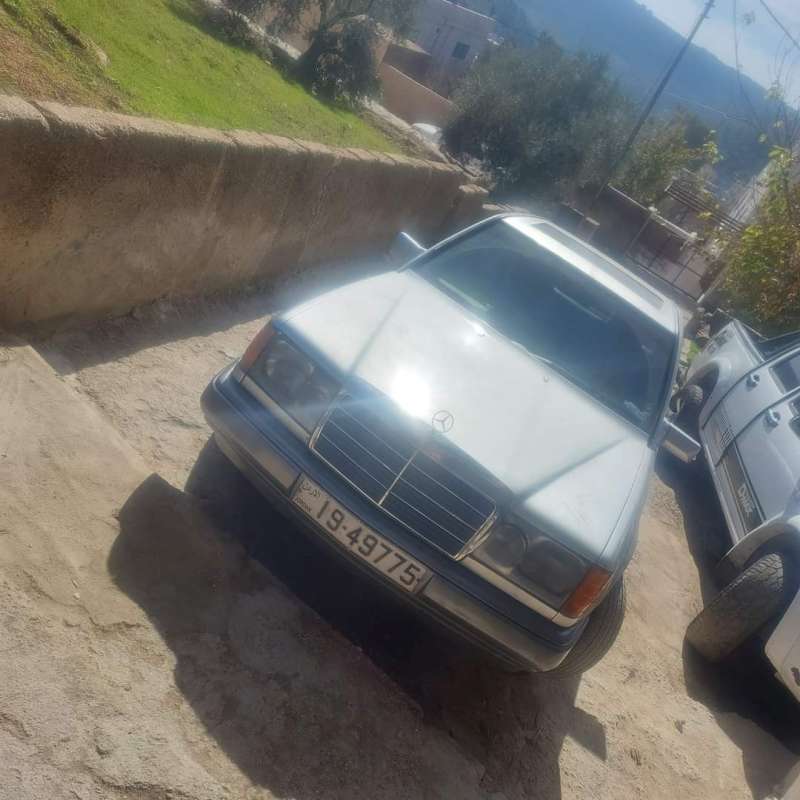 مارسيدس بطه  موديل ٨٧ فحص ماتور ٢٠انجكشن قير توماتيك فتحه٣حركات مرخصه كوشوك نضيف  غرفه نضيفه دهان جديد 