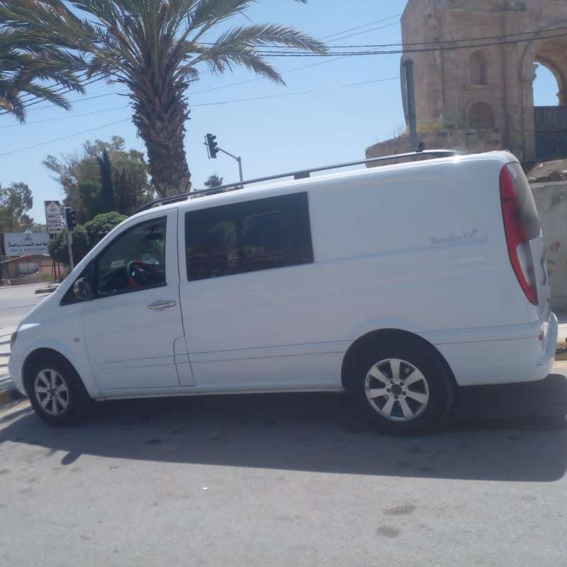 باص مرسيدس VITO موديل 2010 