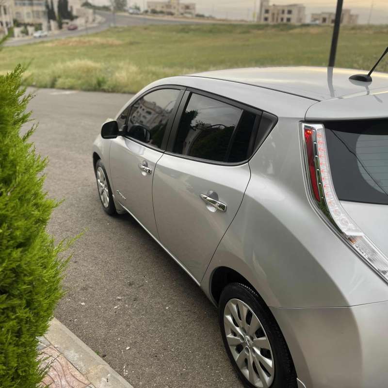 نيسان ليف S