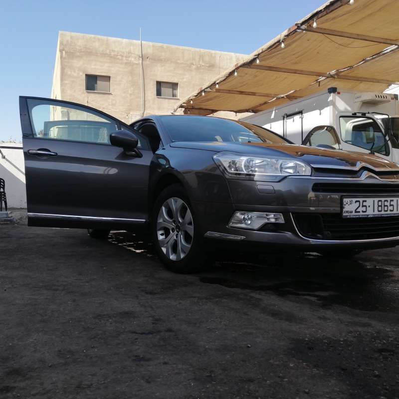 ستروين 2016 c5 للبيع 