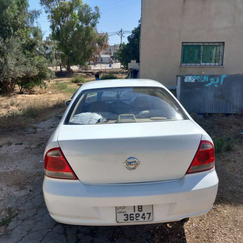سيارة نيسان صني 