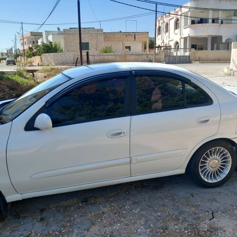 سيارة نيسان صني 
