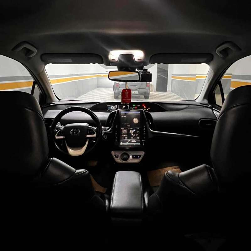 Prius 2018 persona fully loaded 