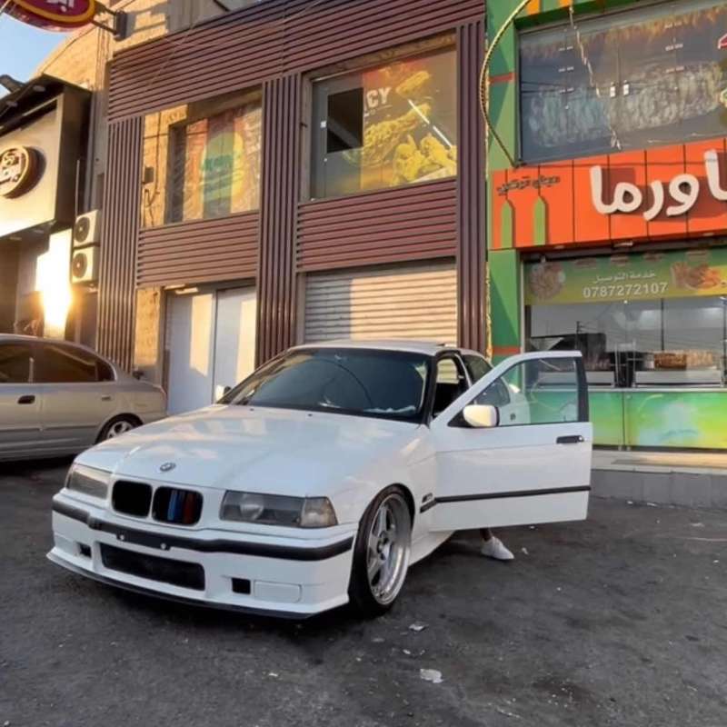 Bmw e36 للبيع 