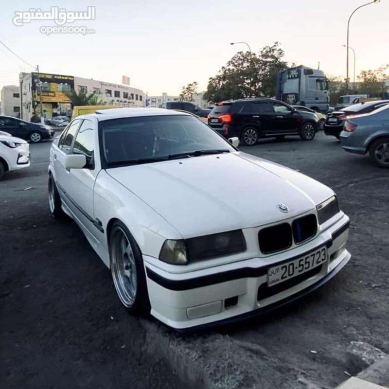 Bmw e36 للبيع 