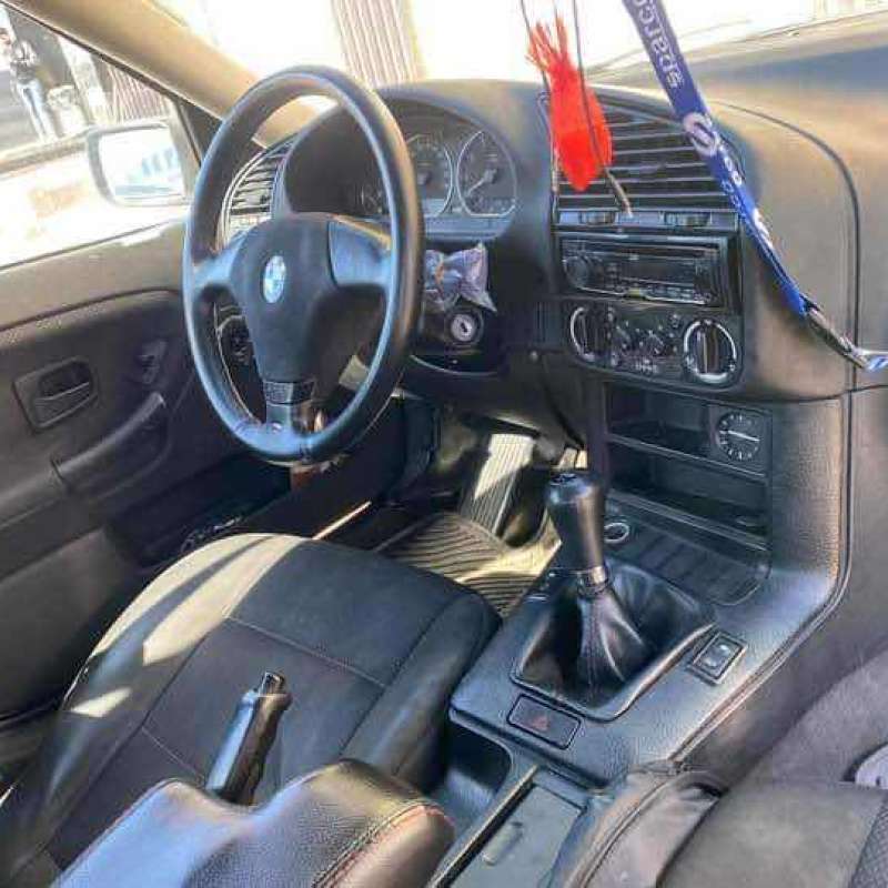 Bmw e36 للبيع 