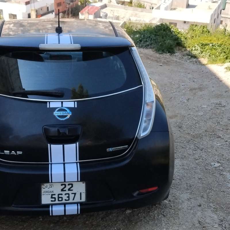 نيسان ليف 14 