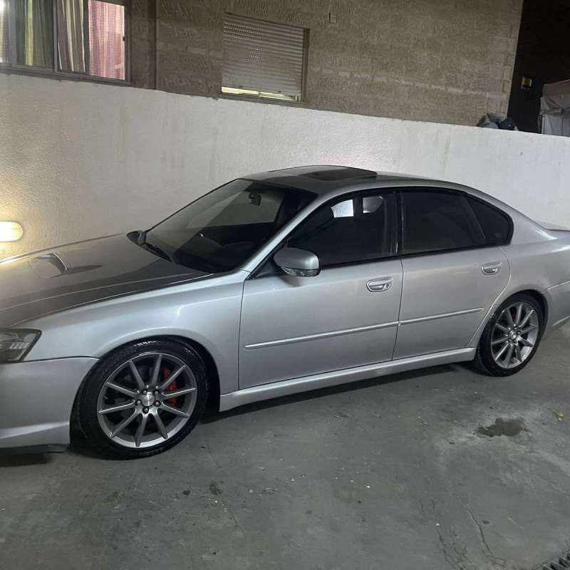 سوبارو ليغاسي 