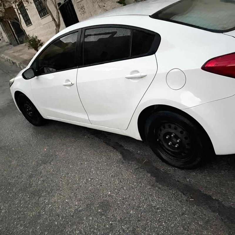 سيراتو فحص كامل لم تعمل لا سياحي ولا تطبيقات -كارسير نظيف قابل للتفاوض السياره موجوده فالعقبه