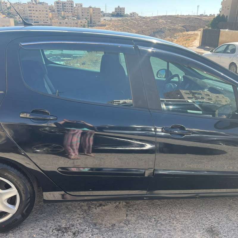 بيجو ٣٠٨ موديل ٢٠١١