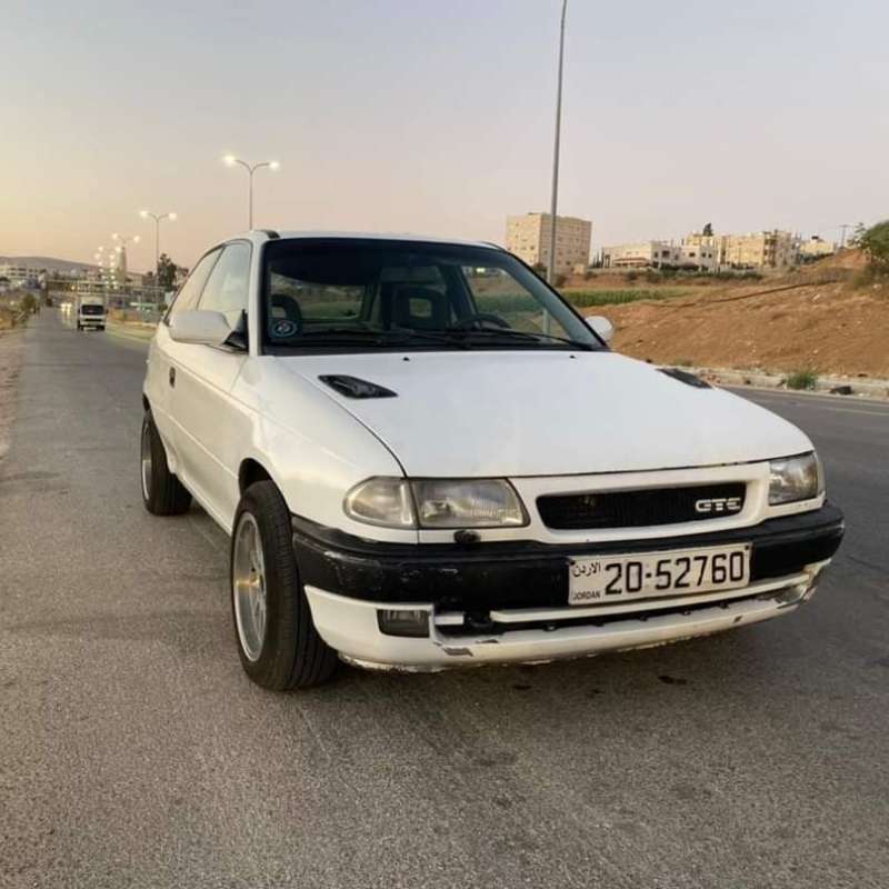 اوبل استرا هاتشباك