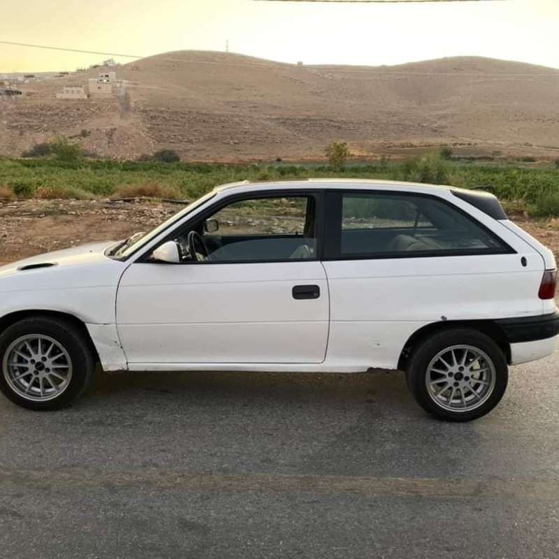 اوبل استرا هاتشباك