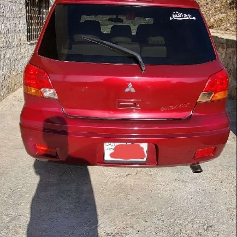 ميتسوبيشي اوتلاندر نظيف