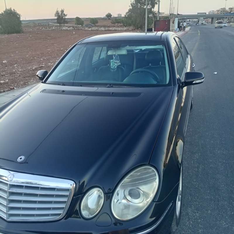 مرسيدس E200 المفرق