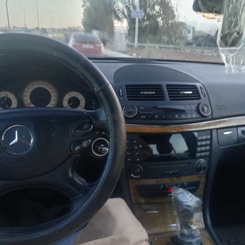 مرسيدس E200 المفرق