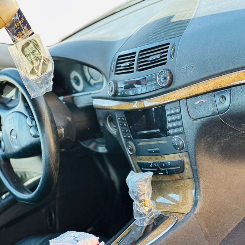 مرسيدس E200 المفرق