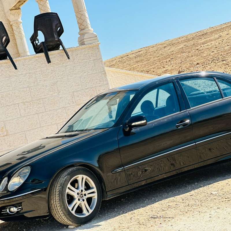 مرسيدس E200 المفرق