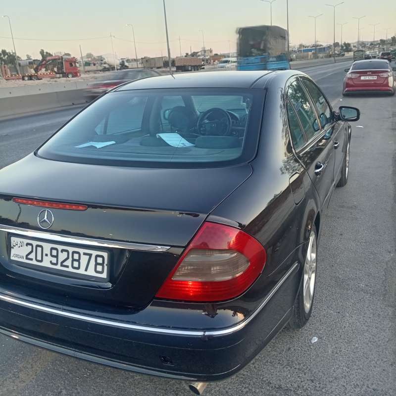 مرسيدس E200 المفرق
