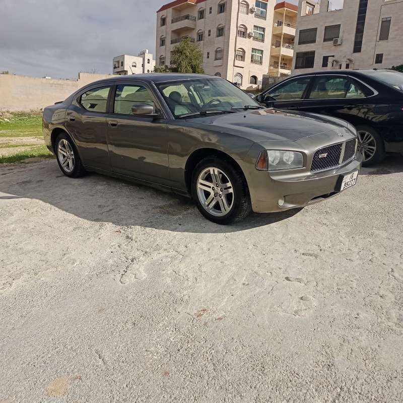 دوج تشارجر بحالة ممتازة بسعر مناسب 