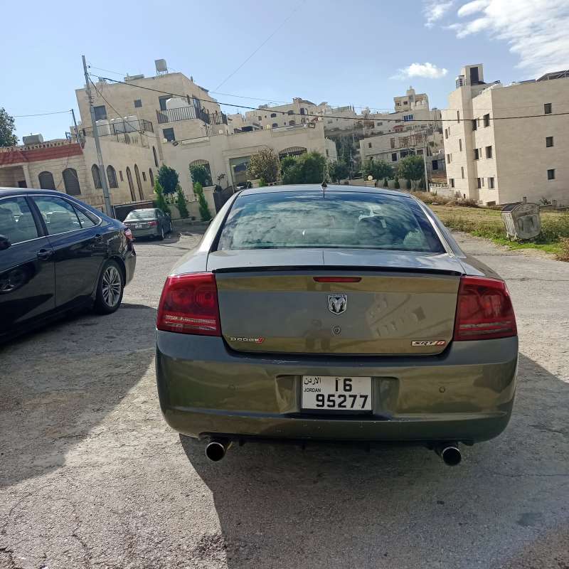دوج تشارجر بحالة ممتازة بسعر مناسب 