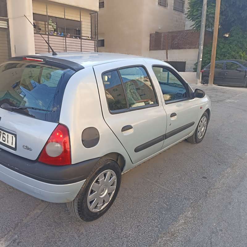 رينو كليو 2003 هاتش باك اتومتيك للبيع بحالة جيدة جدا 
