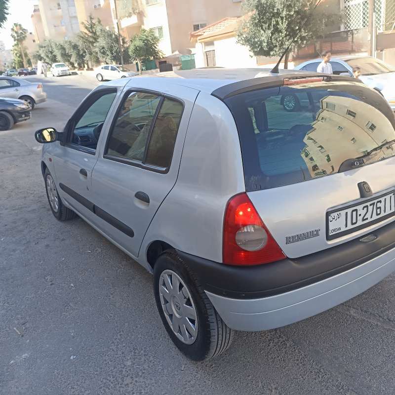 رينو كليو 2003 هاتش باك اتومتيك للبيع بحالة جيدة جدا 