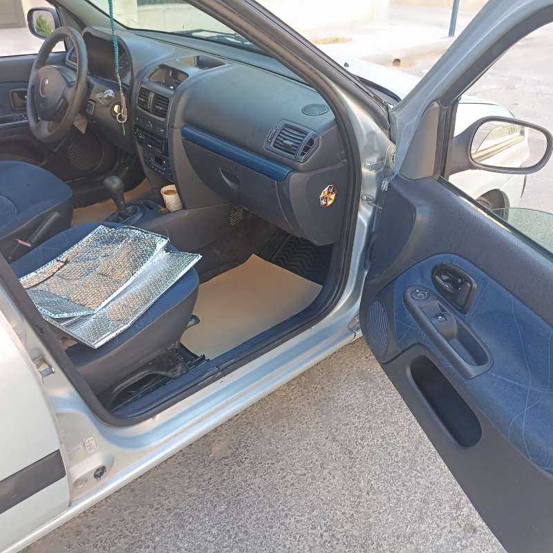 رينو كليو 2003 هاتش باك اتومتيك للبيع بحالة جيدة جدا 