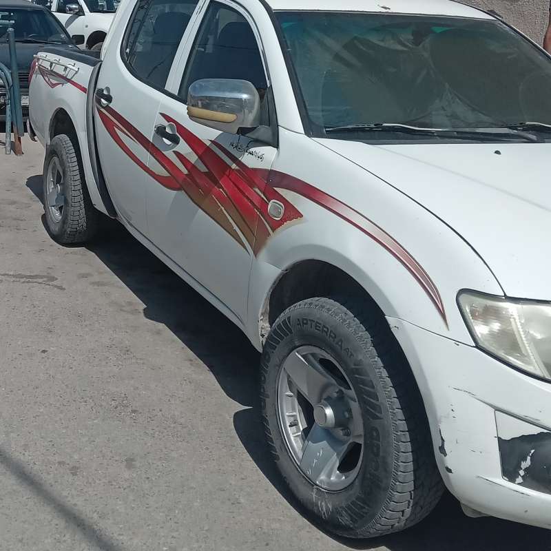 بكب متسوبيشي L200