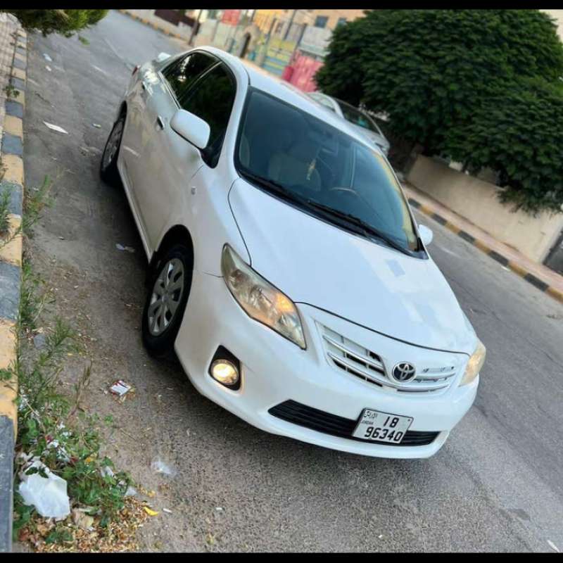 تويوتا كرولا للبيع موديل ٢٠١١ 