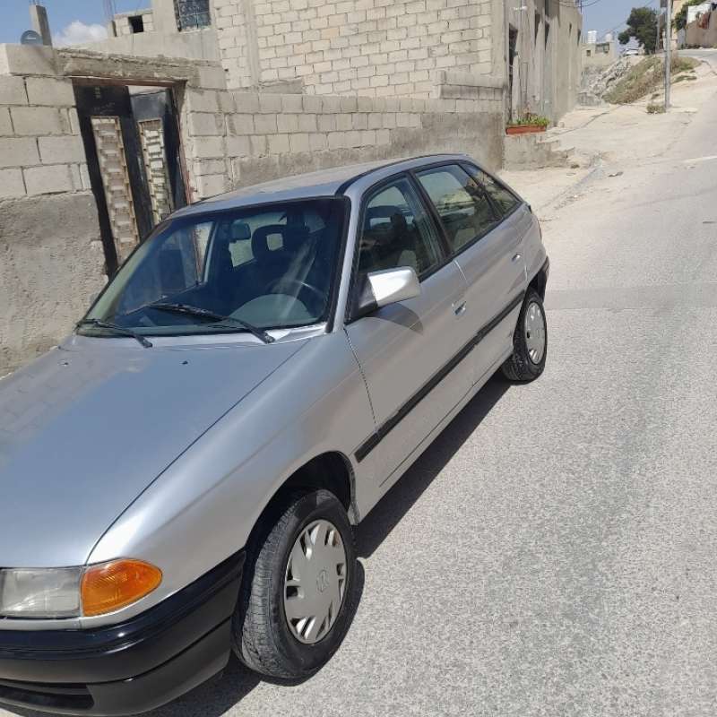 اوبل استرا موديل 1993