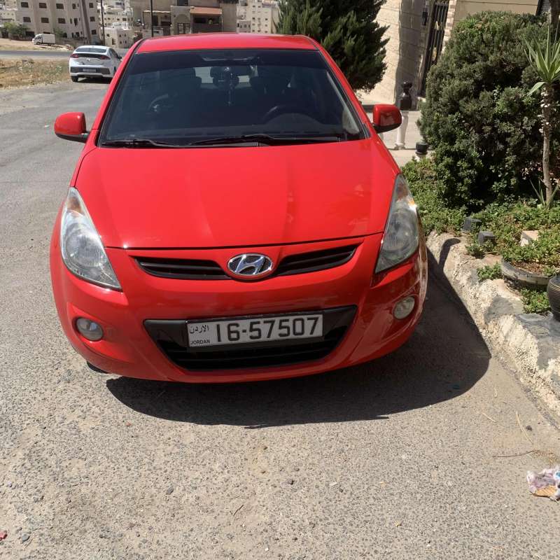 سيارة هيونداي i20 موديل 2012