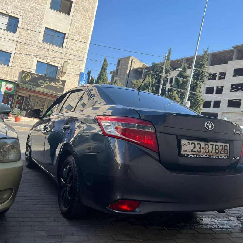 تويوتا يارس للبيع