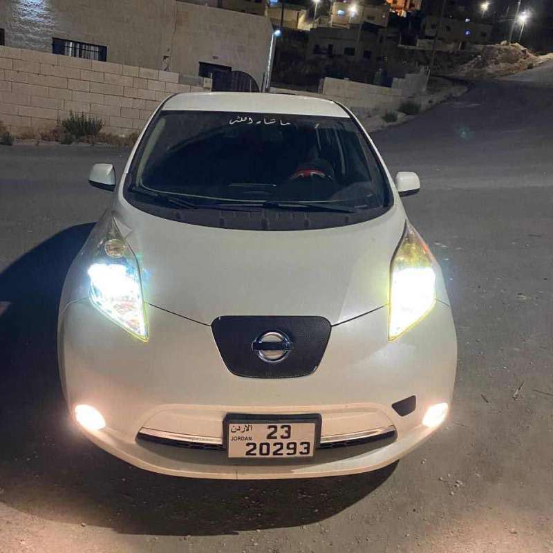 نيسان ليف 2015 sv 