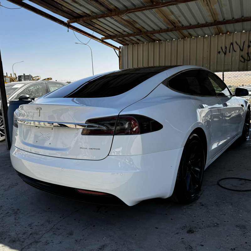 Tesla S 
