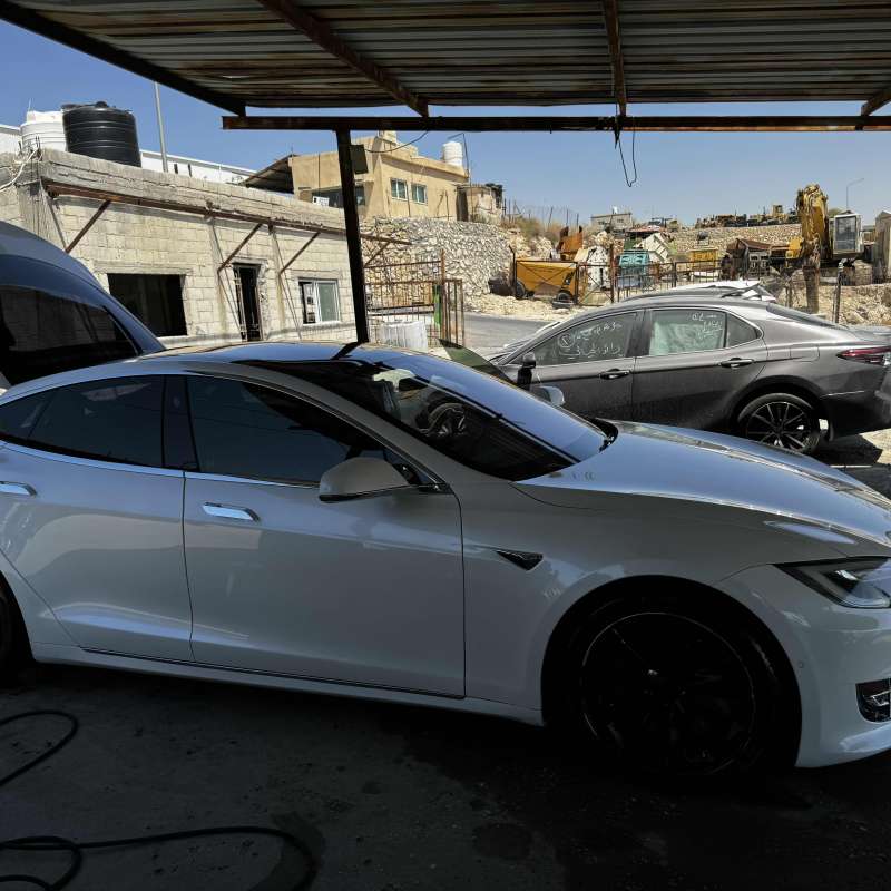 Tesla S 