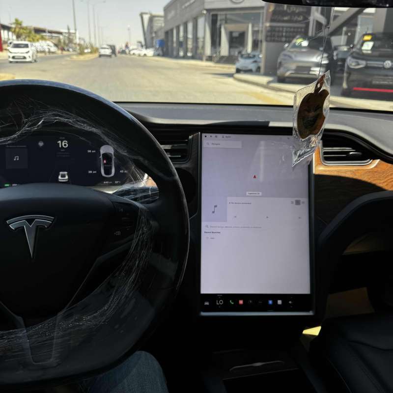 Tesla S 