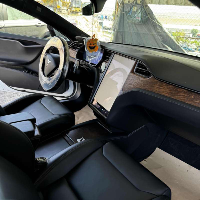 Tesla S 