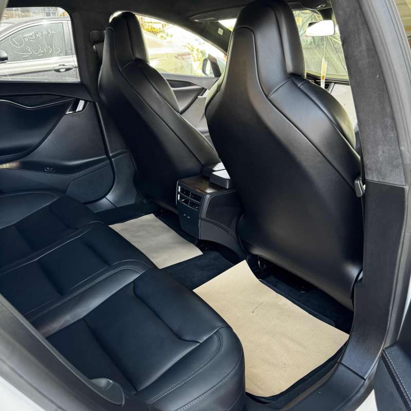 Tesla S 