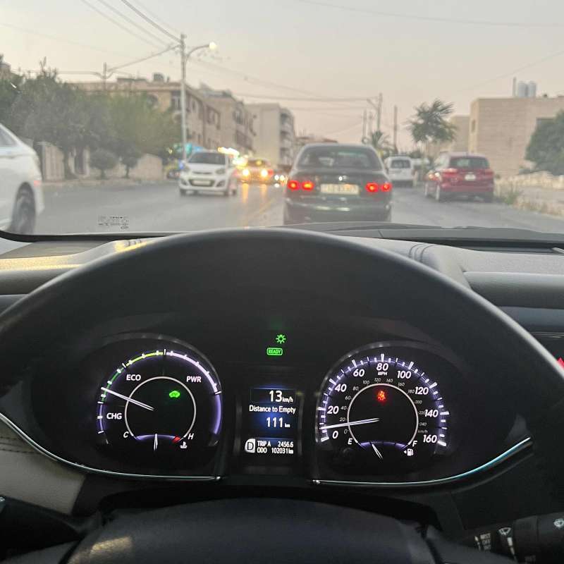 تويوتا افالون 