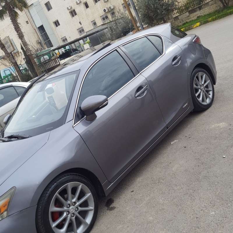لكزس ct 200