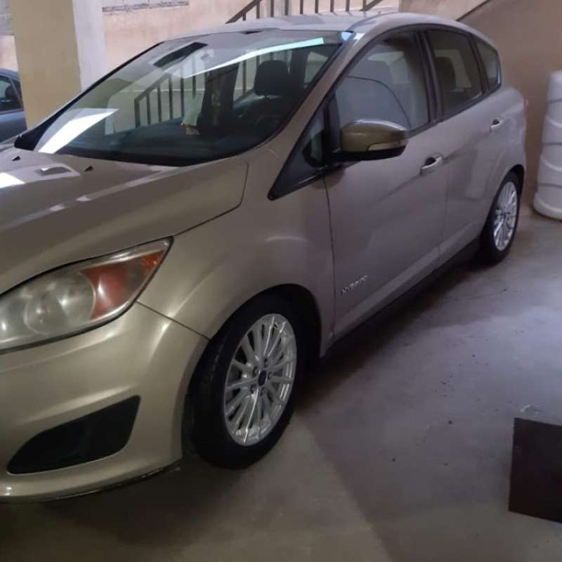 فورد سي ماكس موديل2015بحالة ممتازة للبيع