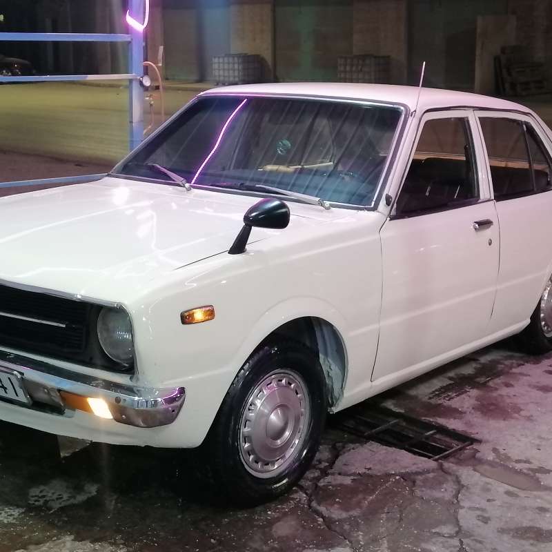 تويوتا كورولا 1977 للبيع