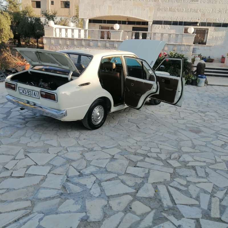 تويوتا كورولا 1977 للبيع