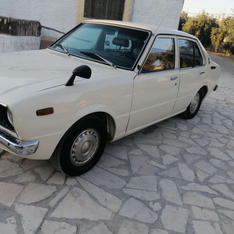 تويوتا كورولا 1977 للبيع