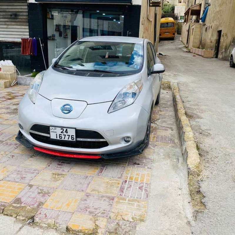 نيسان ليف للبيع او البدل